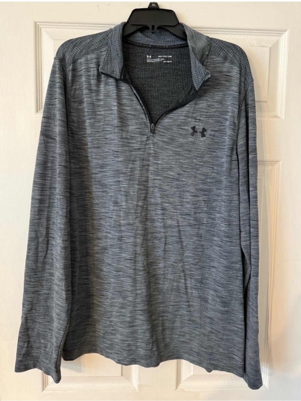 Under Armour Charcoal Gray 1/4 Zip Performance long sleeve quarter zip